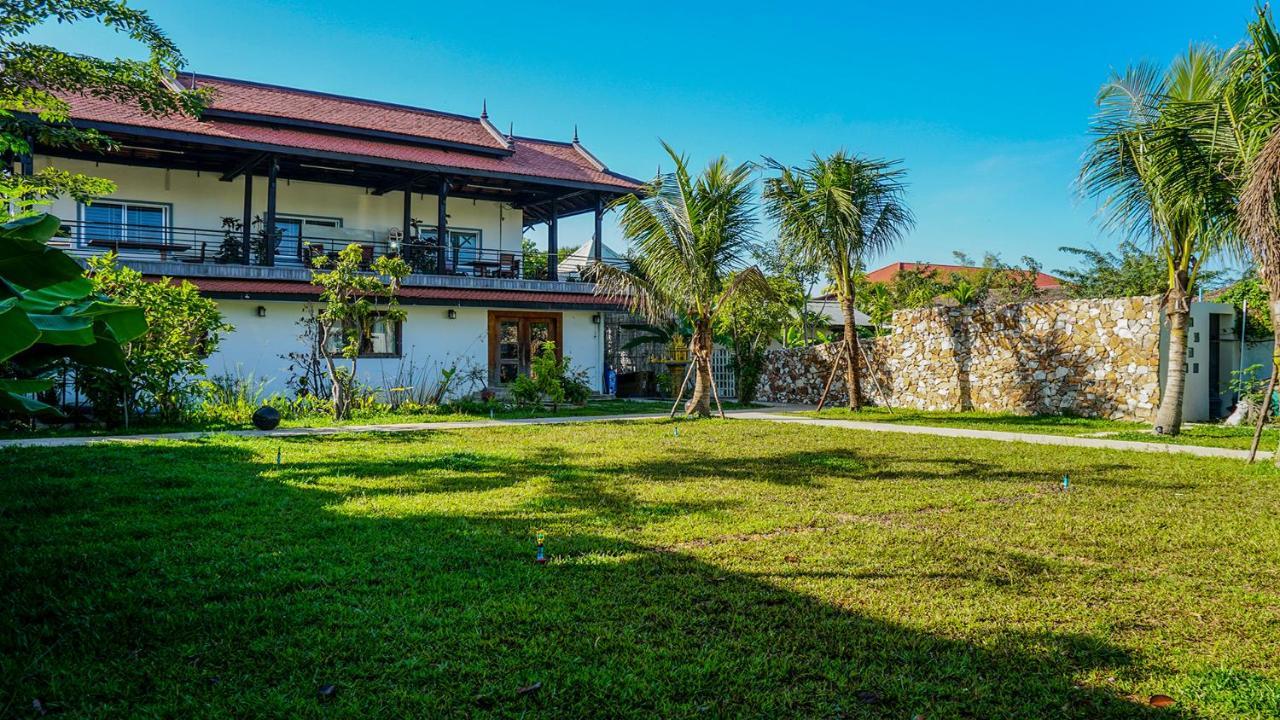 Unique Private Villas 시엠리아프 외부 사진